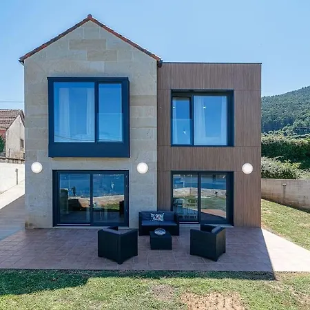 Casa Nueva Con Piscina Y Vistas Al Mar Nyaraló